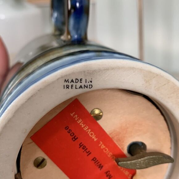 Ireland Reuge Vintage Musical Souvenir Mug Plays “My Wild Irish Rose” - Picture 12 of 14